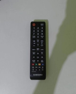 TV Samsung LED 22-24 Pulgadas + Mando + Cables