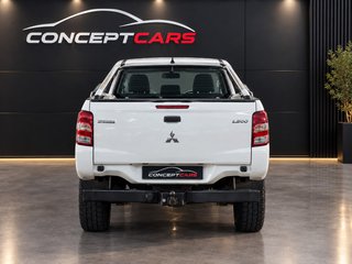 Mitsubishi L200 D/C 250 DI-D M-PRO
