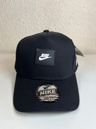 Gorra Nike Negra de reja (Con etiqueta)