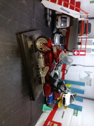 Moto a escala Honda Gold Wing Granate