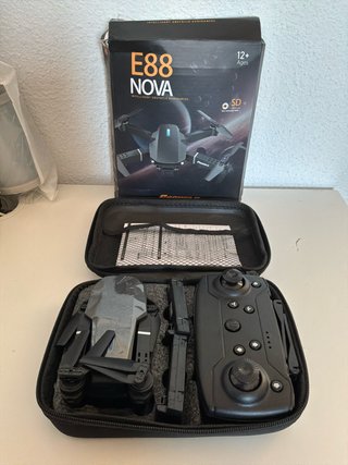 Dron E88 NOVA con Cámara + 2 Baterías