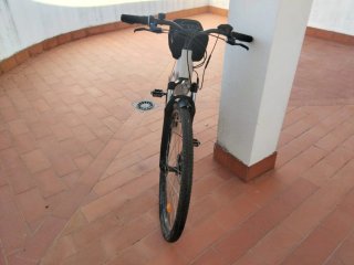 Bicicleta Eléctrica Urbana Blanca