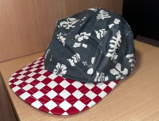 Gorra Vans Estampado Floral.