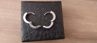 Pendientes de Aro Plateados con Cruz