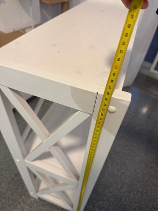 Estantería de madera blanca