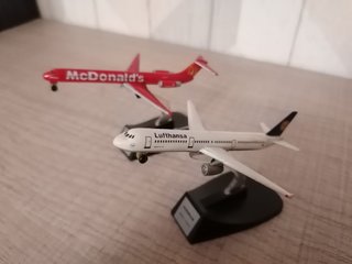 2 Aviones Maqueta McDonald's y Airbus