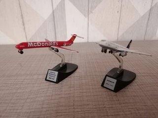 2 Aviones Maqueta McDonald's y Airbus