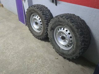 2 Neumáticos 4x4 y 4 llantas