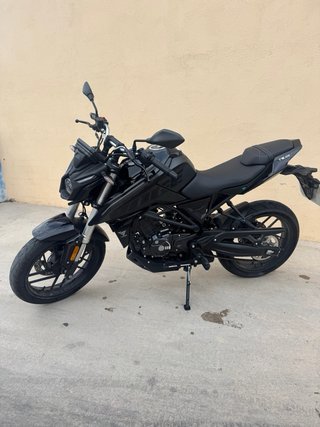 Moto Vogue 125R Negra Naked