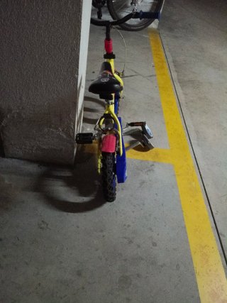 Bicicleta Infantil Amarilla con Ruedines