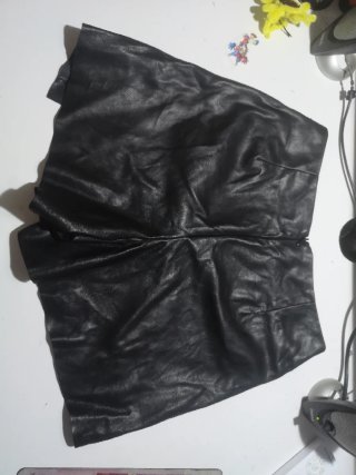 Falda pantalón efecto piel