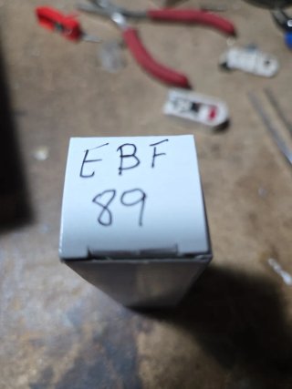Válvula EBF 89 radio antigua de valvulas