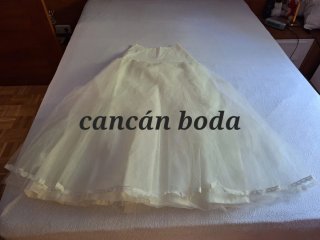 Vestido de Novia color marfil, raso, modelo 3011.