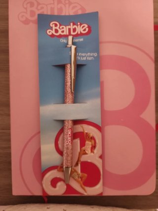 Libreta Barbie rosa y boligrafo