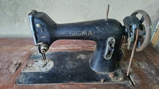 Máquina de coser antigua SIGMA