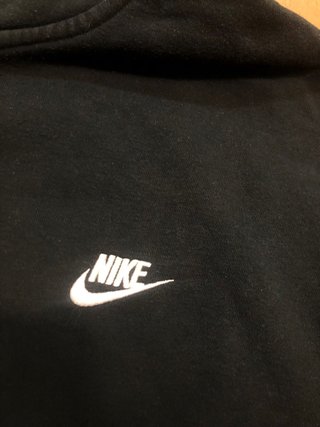 Sudadera Nike con cremallera negra