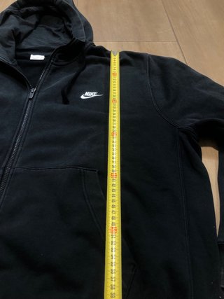Sudadera Nike con cremallera negra