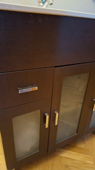 Mueble de baño con lavabo,  espejo y armario