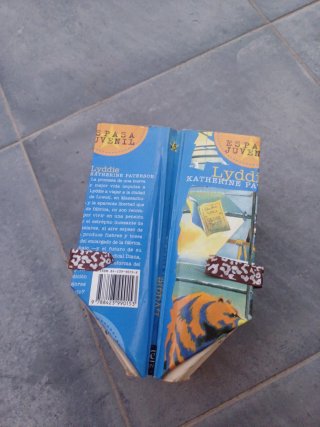 Erizo libro pisapapeles