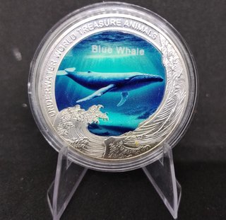 MONEDA CONMEMORATIVA BAÑADA EN PLATA BALLENA AZUL