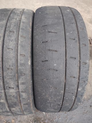 Pareja de neumáticos slick Pirelli RA7B