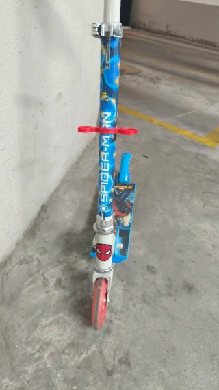 Patinete Spiderman