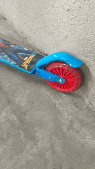 Patinete Spiderman