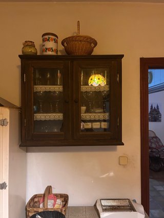 Alacena vitrina de pino con cristal