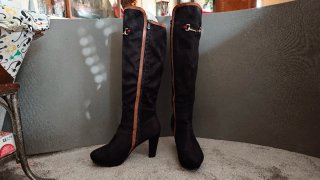 Botas altas negras y marrones