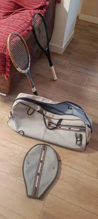 2 racchette da padel, più borsa, più fodera.