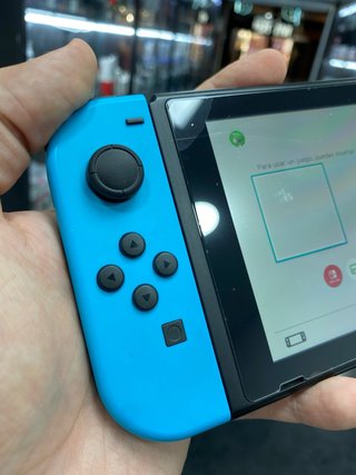 Nintendo Switch 32GB Azul/Rojo + Accesorios