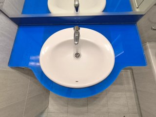 Mueble de Baño con Encimera de Cristal y Espejo