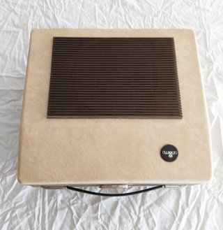TOCADISCOS PORTÁTIL DE MALETA VINTAGE.
