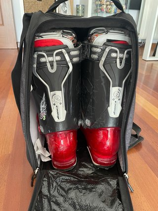 Botas de Esquí Nordica y Bastones. Talla 325mm
