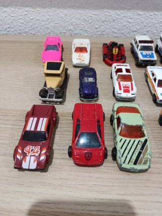 Lote de 15 coches Majorette y Matchbox