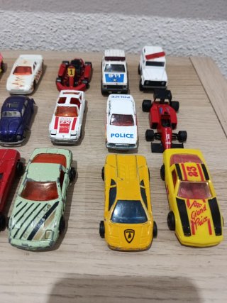 Lote de 15 coches Majorette y Matchbox