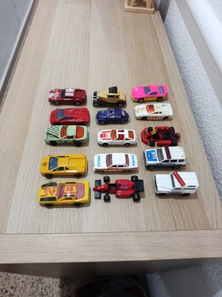 Lote de 15 coches Majorette y Matchbox