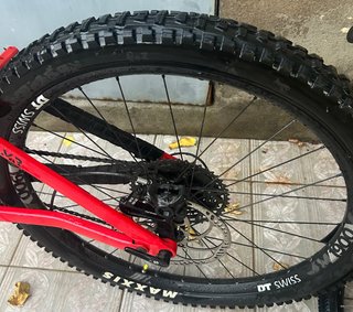 Bicicleta de Enduro Ghost Roja