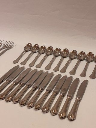 Cubertería completa 115 piezas Cunill Orfebres