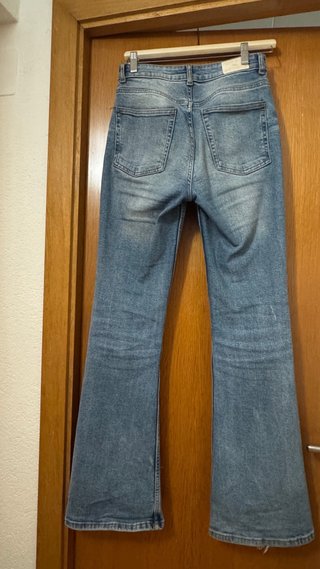 Pantalón tejano flare azul
