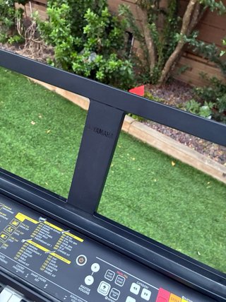 Teclado Yamaha PSR-F52 + Soporte