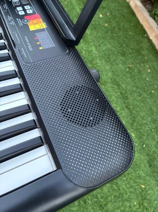 Teclado Yamaha PSR-F52 + Soporte