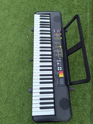 Teclado Yamaha PSR-F52 + Soporte