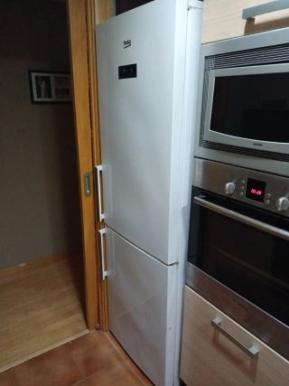 Nevera Beko Blanca.
