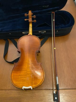 Violín 1/4 con estuche y arco Alma Strings.