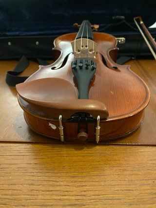 Violín 1/4 con estuche y arco Alma Strings.