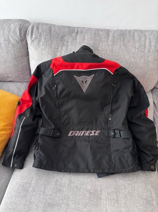 Chaqueta Dainese Negra y Roja