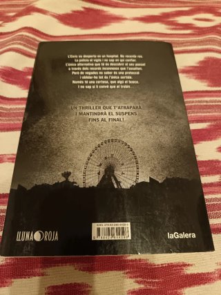 Libro titulado "Noel et busca"