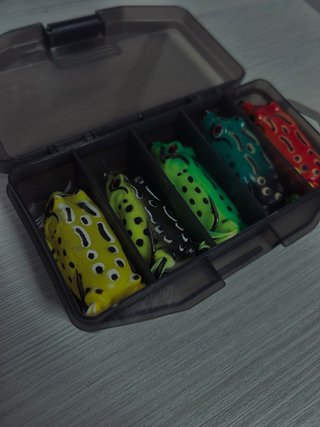 Set de 5 Señuelos de Pesca Tipo Rana