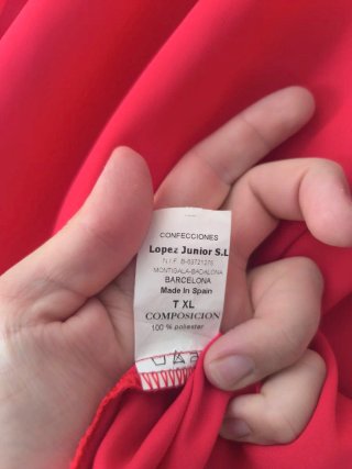 Blusa roja sin mangas